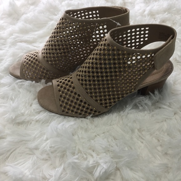 Kim Rogers- Tan Block Heel Sandals - Picture 7 of 8